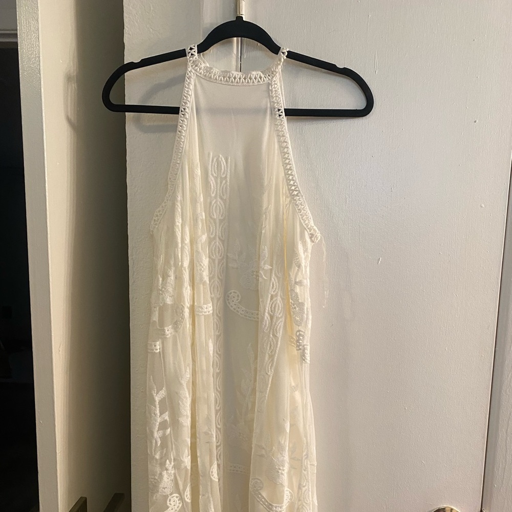 Beautiful classy and eloquent white dress!!